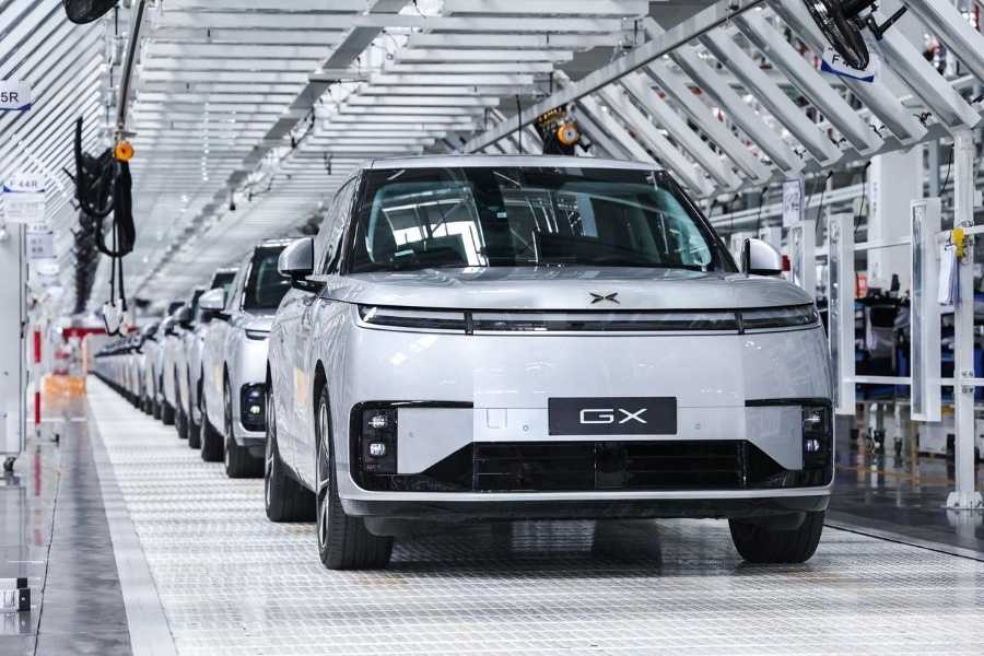 XPeng Resmi Produksi Massal Robotaxi, Siap Operasi 2027