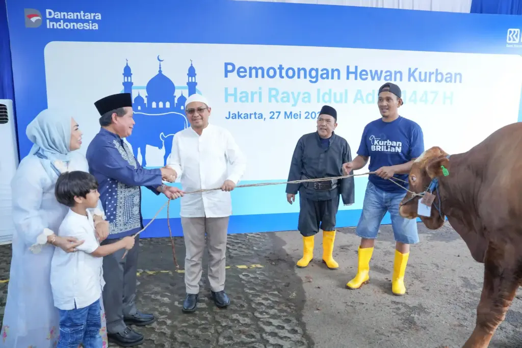 BRI Group Distribusikan Lebih dari 5.000 Hewan Kurban ke Berbagai Daerah di Indonesia BRI Group Distribusikan Lebih dari 5.000 Hewan Kurban ke Berbagai Daerah di Indonesia (Foto: Tutur/BRI)