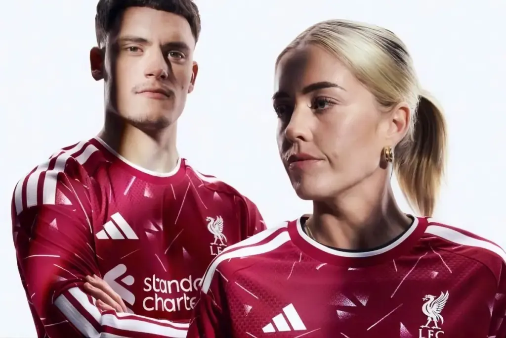Liverpool Pakai Jersey Kandang Baru pada Laga Terakhir Musim Ini