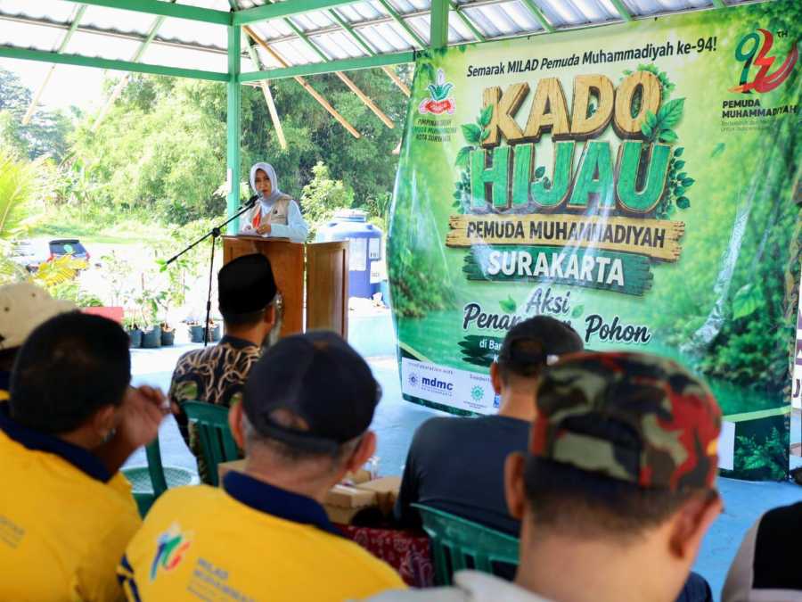 Momen Wakil Wali Kota Surakarta Astrid Widayani Sambangi Kampung Shuttlecock