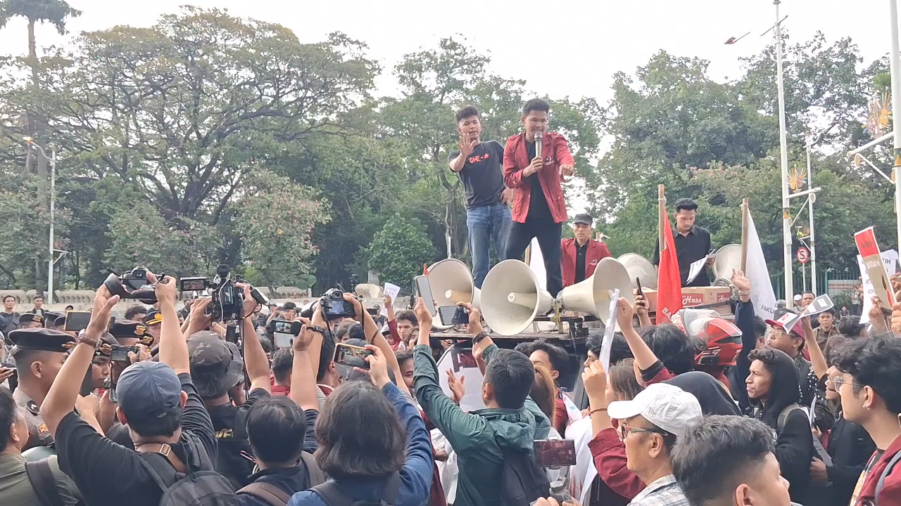 Demo BEM UBK Sesalkan Prabowo Pilih Nanik Deyang: Tidak Kompeten