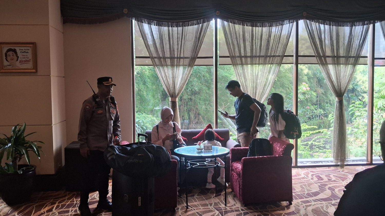 Kepanikan Tamu Hotel Sultan di Tengah Kericuhan Proses Eksekusi