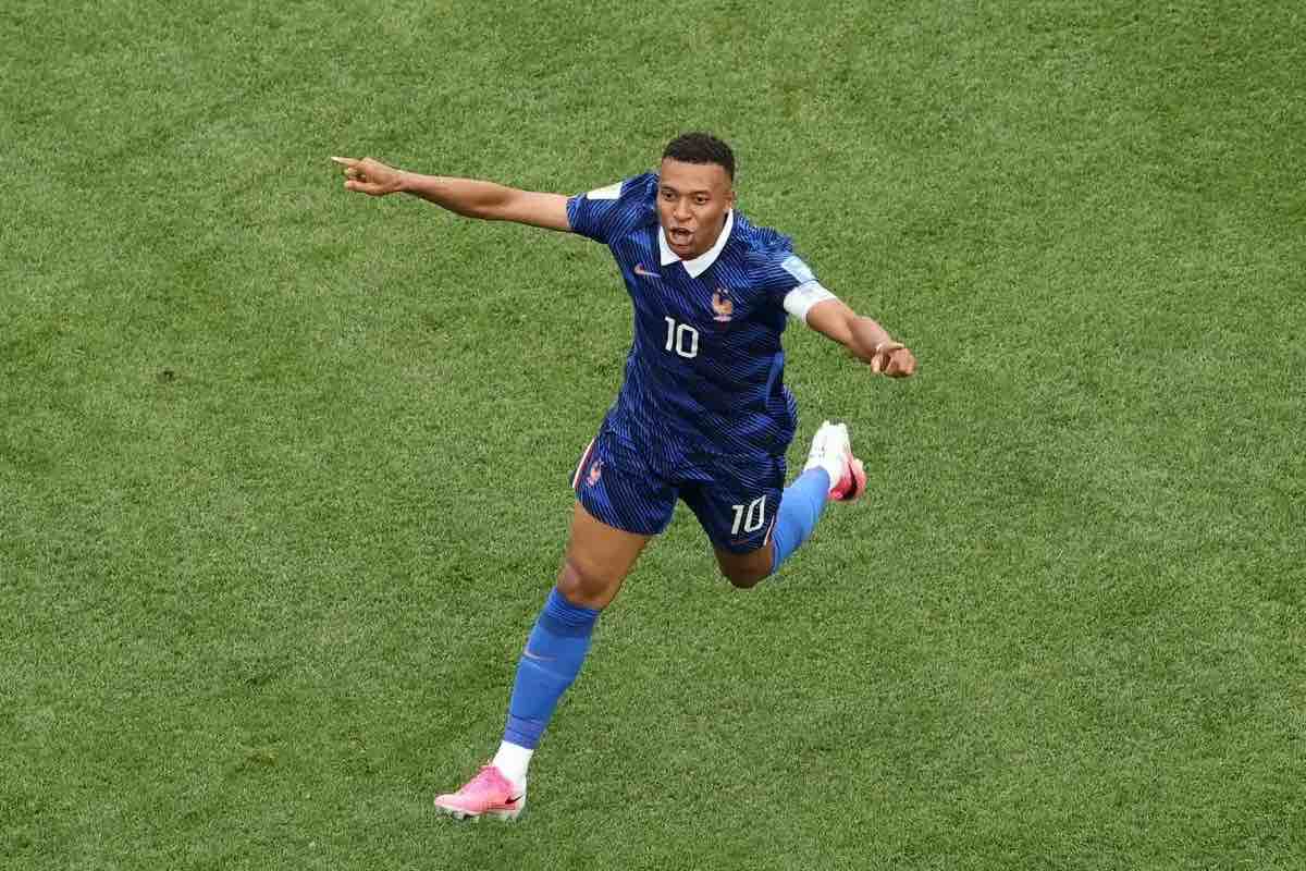 Mbappe Mengamuk Lawan Irak, Pecahkan Rekor dan Antar Prancis ke Babak Gugur