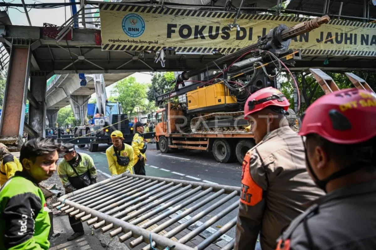 Jalan Kapten Tendean Kembali Normal Usai JPO Dibongkar