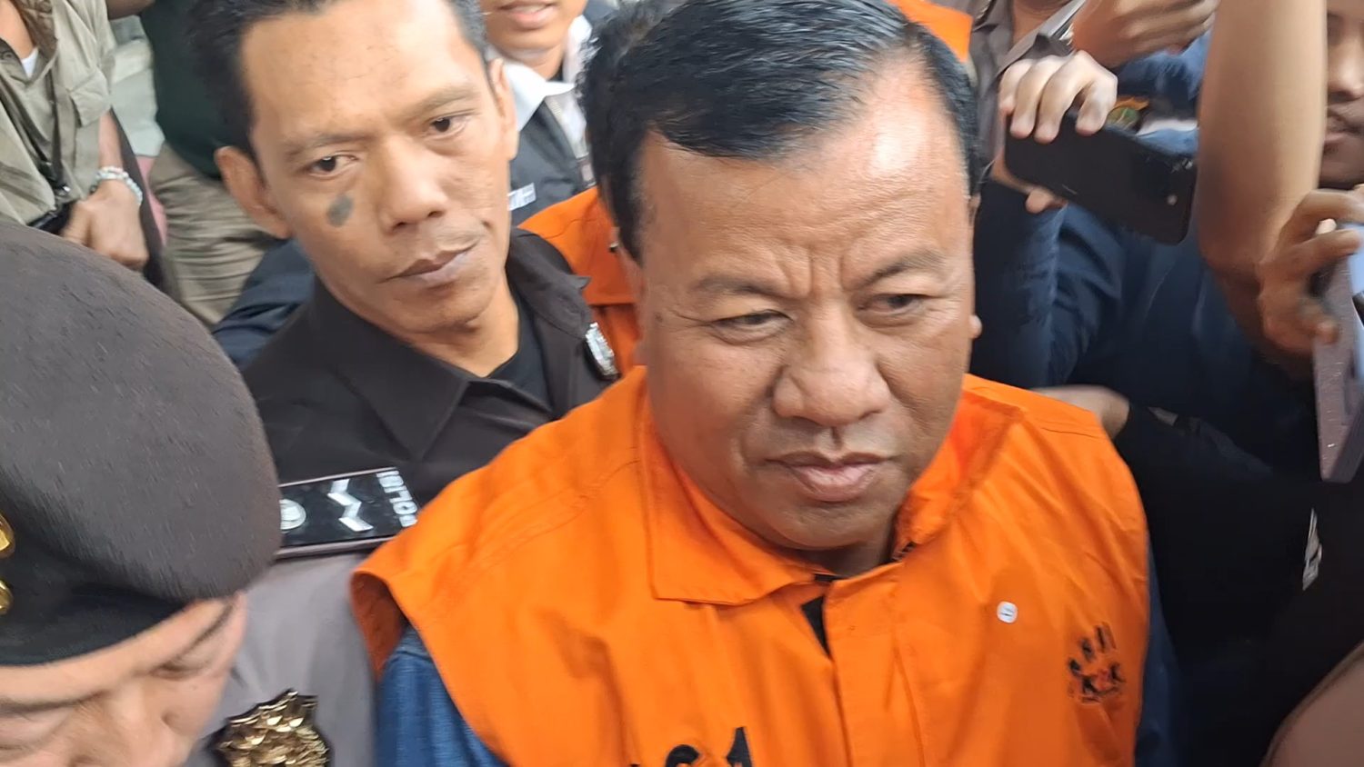 KPK Resmi Tetapkan Bupati dan Sekda Kuansing Sebagai Tersangka