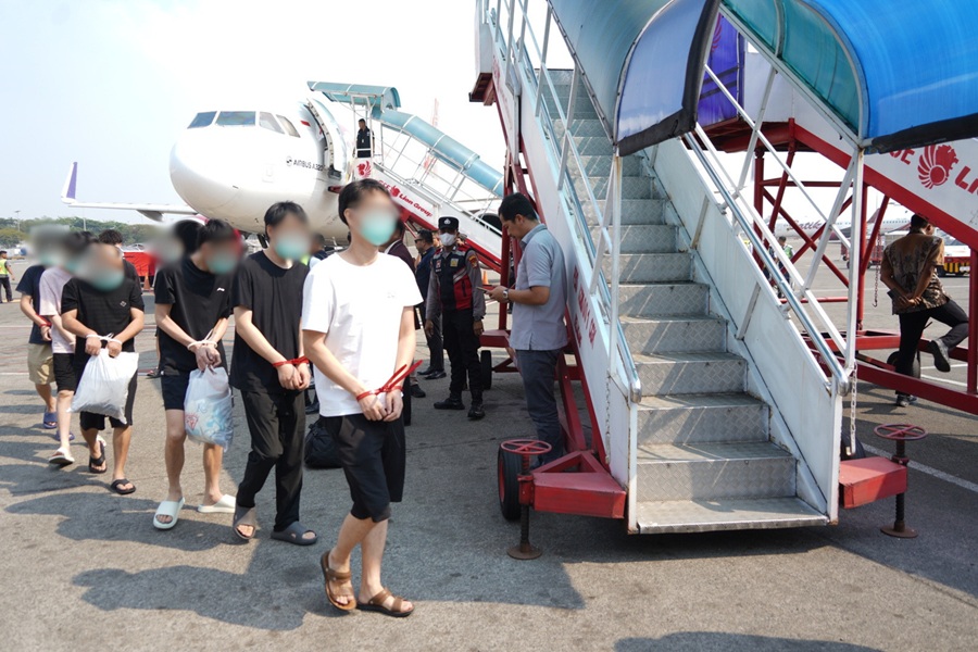Imigrasi Deportasi dan Cekal Seumur Hidup 92 WNA Tiongkok Sindikat Penipuan