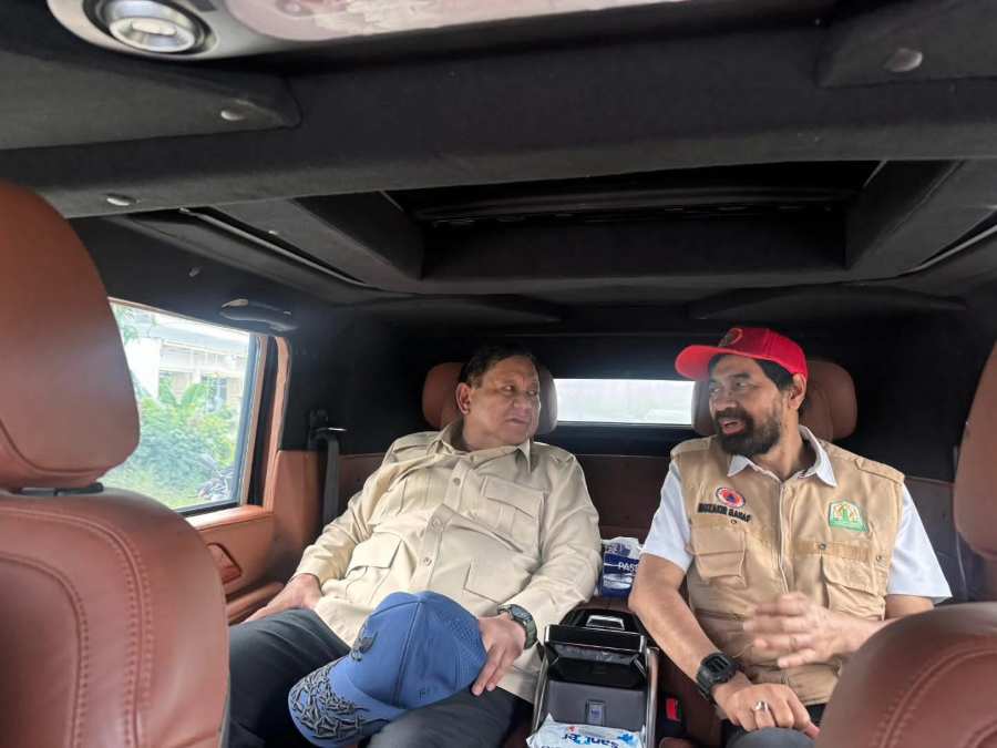 Migas Blok Andaman, Sejumlah Korporasi Lirik Hilirisasi KEK Arun Gubernur Aceh Muzakir Manaf atau Mualem bersama Presiden Prabowo Subianto