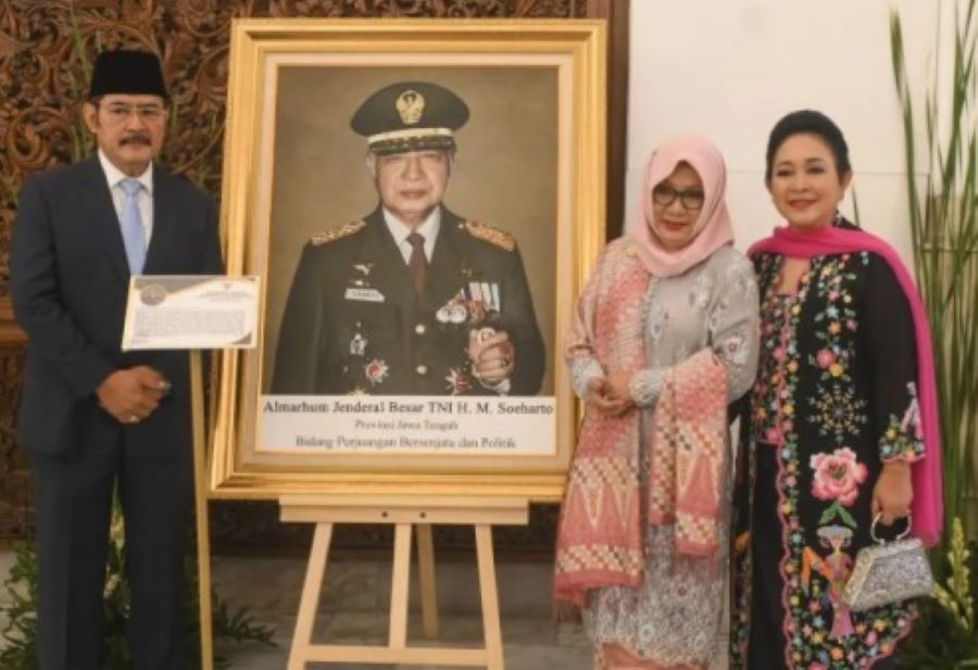 Luka Kedungombo di Meja Hijau: Gugatan Gelar Pahlawan Soeharto Berlanjut, Tutut Pasang Badan Gelar pahlawan Soeharto