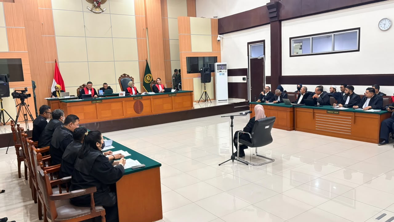 Dokter Tifa Hadapi Sidang Perdana Ijazah Jokowi di PN Jakarta Timur