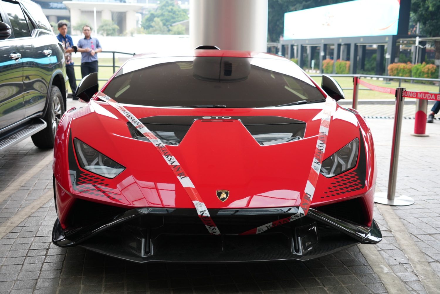 Kejagung Sita Lamborghini Milik Bos Tambang, Disembunyikan di Gang Kecil