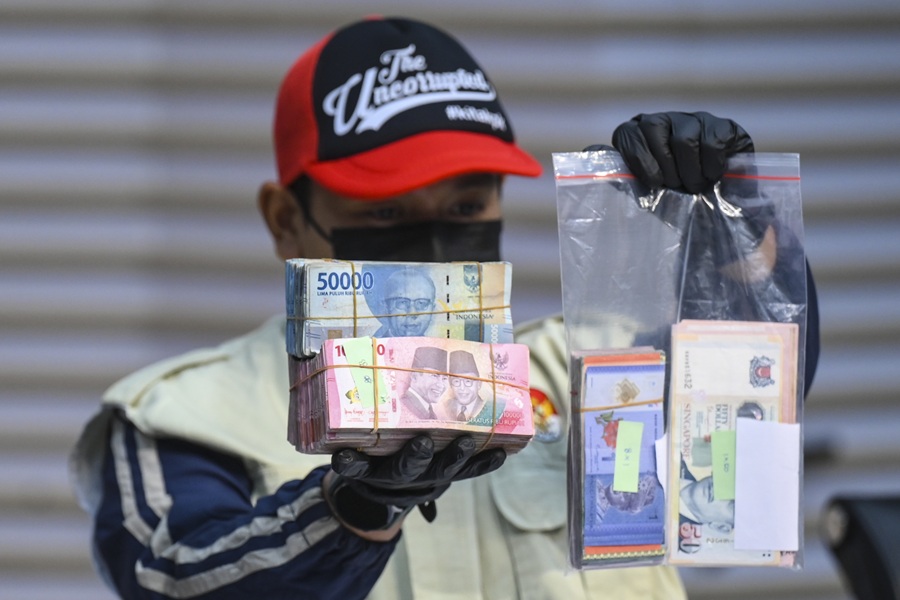 KPK Usut dan Cek Keaslian 55 Kg Platinum Bupati Langkat saat OTT