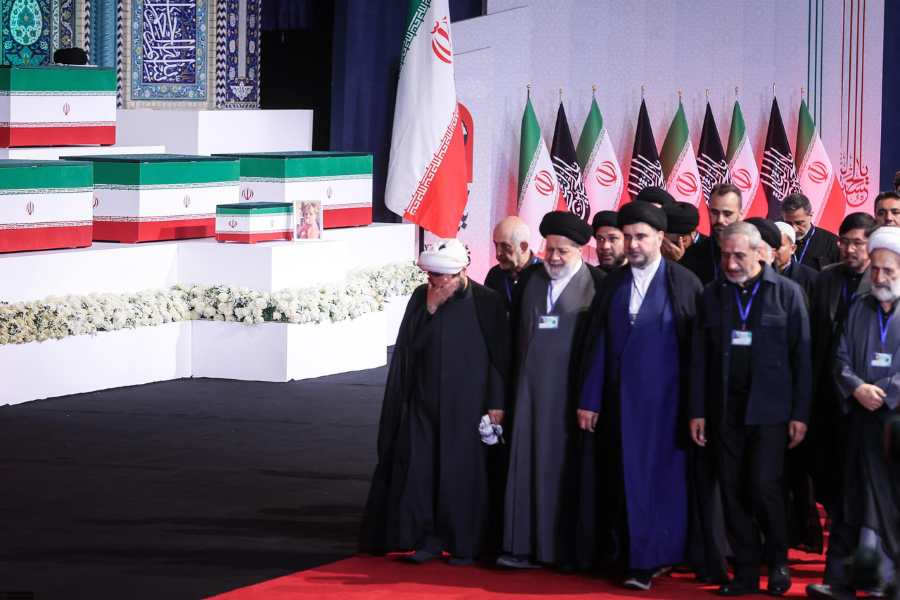 Salat Jenazah Akbar Ali Khamenei, Ratusan Ribu Pelayat Kepung Masjid Mosalla!