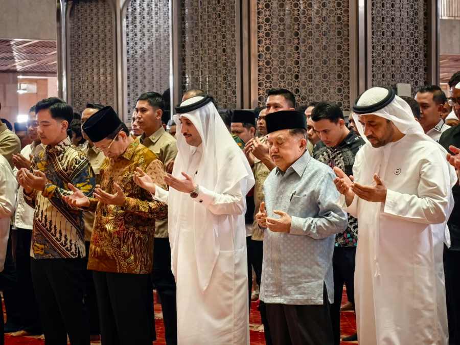 Jusuf Kalla Kirim Doa Atas Wafatnya Emir Qatar Sheikh Hamad bin Khalifa Al Thani Jusuf Kalla kirim doa untuk mendiang Sheikh Hamad bin Khalifa Al Thani