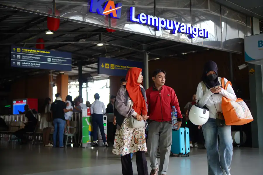 Penumpang Kereta Api di Stasiun Lempuyangan Yogyakarta (Foto:Tutur/PT KAI)