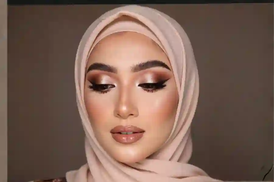 Gaya make up Glowing Warm Glam. Foto: Tutur/Ilustrasi AI)