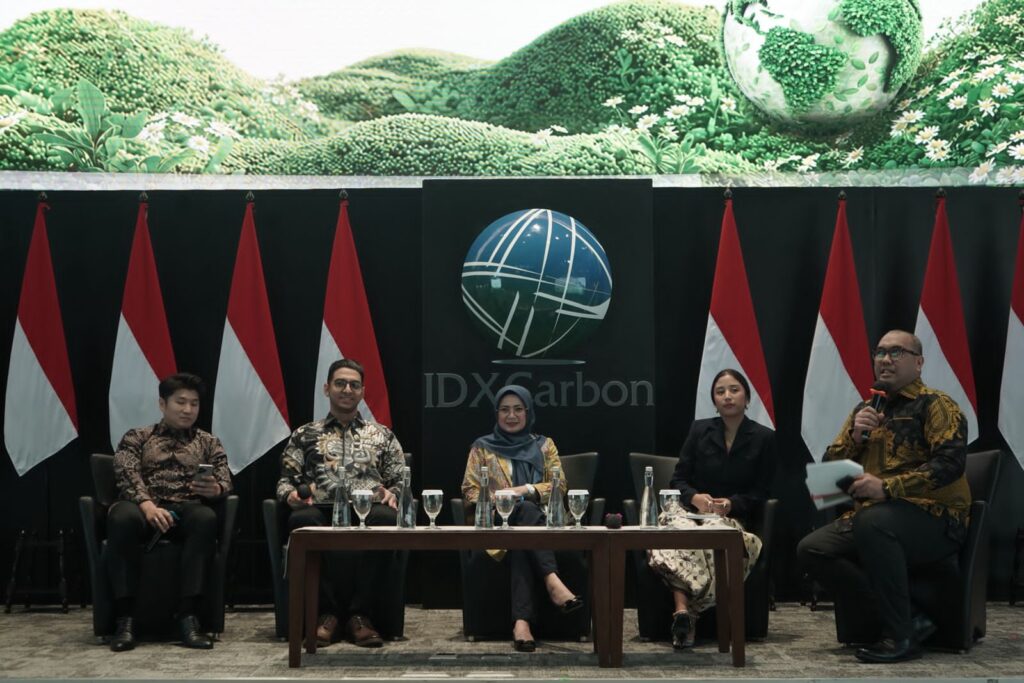 IDXCarbon bersama Pertamina New & Renewable Energy (Pertamina NRE), PT Bank Mandiri (Persero) Tbk, dan Jejakin meluncurkan kampanye “AKU NET-ZERO HERO” di Gedung Bursa Efek Indonesia . (Foto: Tutur/ Pertamina)