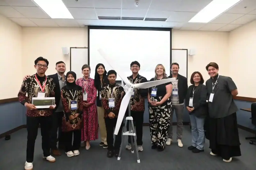 Tim TERANGIN, startup binaan Pertamina berhasil menempati posisi 6 besar saat tampil di ajang Fowler Global Social Innovation Challenge 2026 yang digelar di University of San Diego, Amerika Serikat awal Mei 2026. (Foto: Tutur/Pertamina)