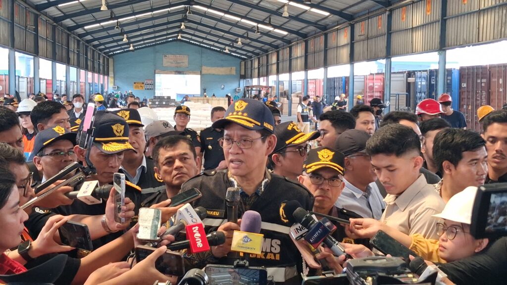 Purbaya Wajibkan Transaksi Pelabuhan Gunakan Rupiah: Kalau Dolar, Langsung Saya Hajar
