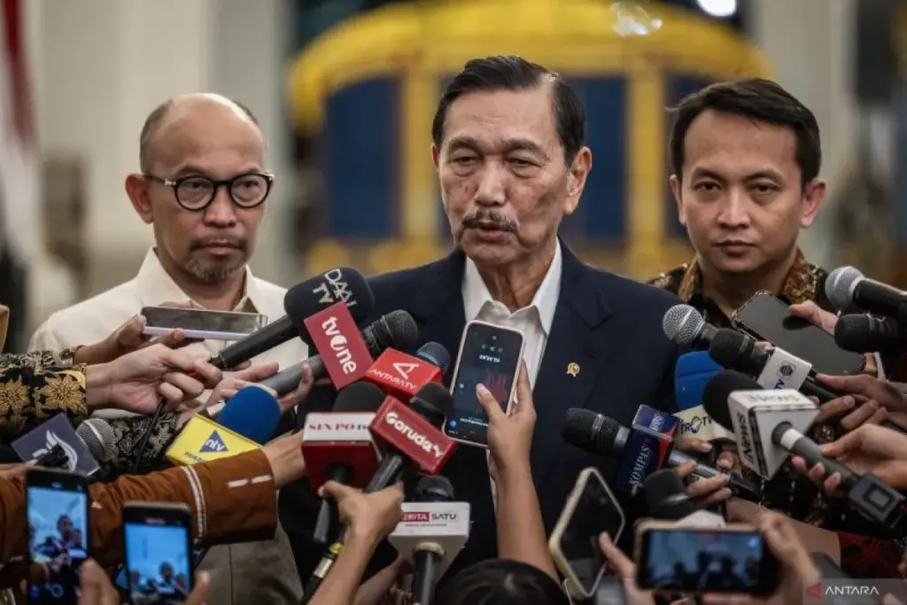 Single ID Berbasis AI Siap Diluncurkan, Luhut Sebut Bansos Tak Lagi Salah Sasaran