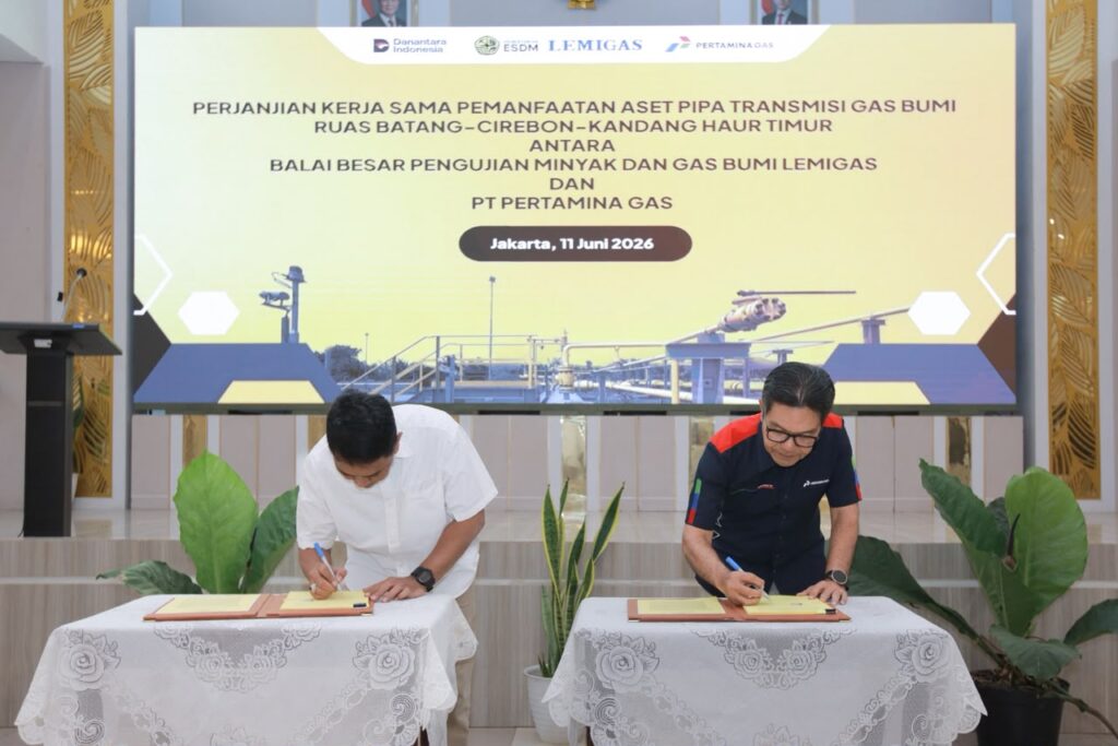 LEMIGAS dan Pertagas Perkuat Integrasi Jaringan Gas Nasional Lewat Pemanfaatan Cisem II BBPMGB LEMIGAS dan PT Pertamina Gas menandatangani Perjanjian Kerja Sama pemanfaatan Pipa Transmisi Gas Bumi Ruas Batang–Cirebon–Kandang Haur Timur (Cisem II) di Jakarta, Kamis (11/6). (Foto: Tutur/Pertagas)