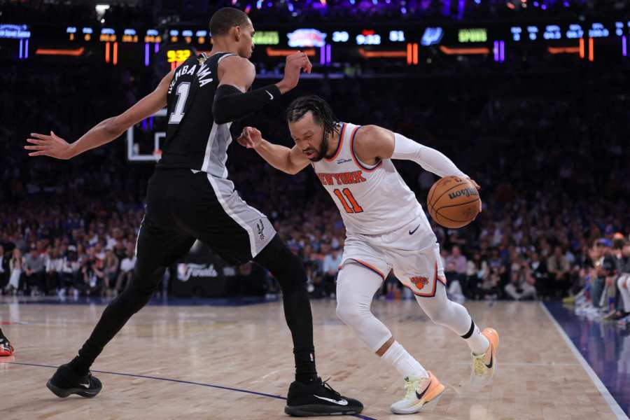 Gila! New York Knicks Pecahkan Rekor NBA Lewat Comeback Heroik Final Game 4